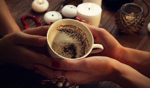 شمع در فال قهوه