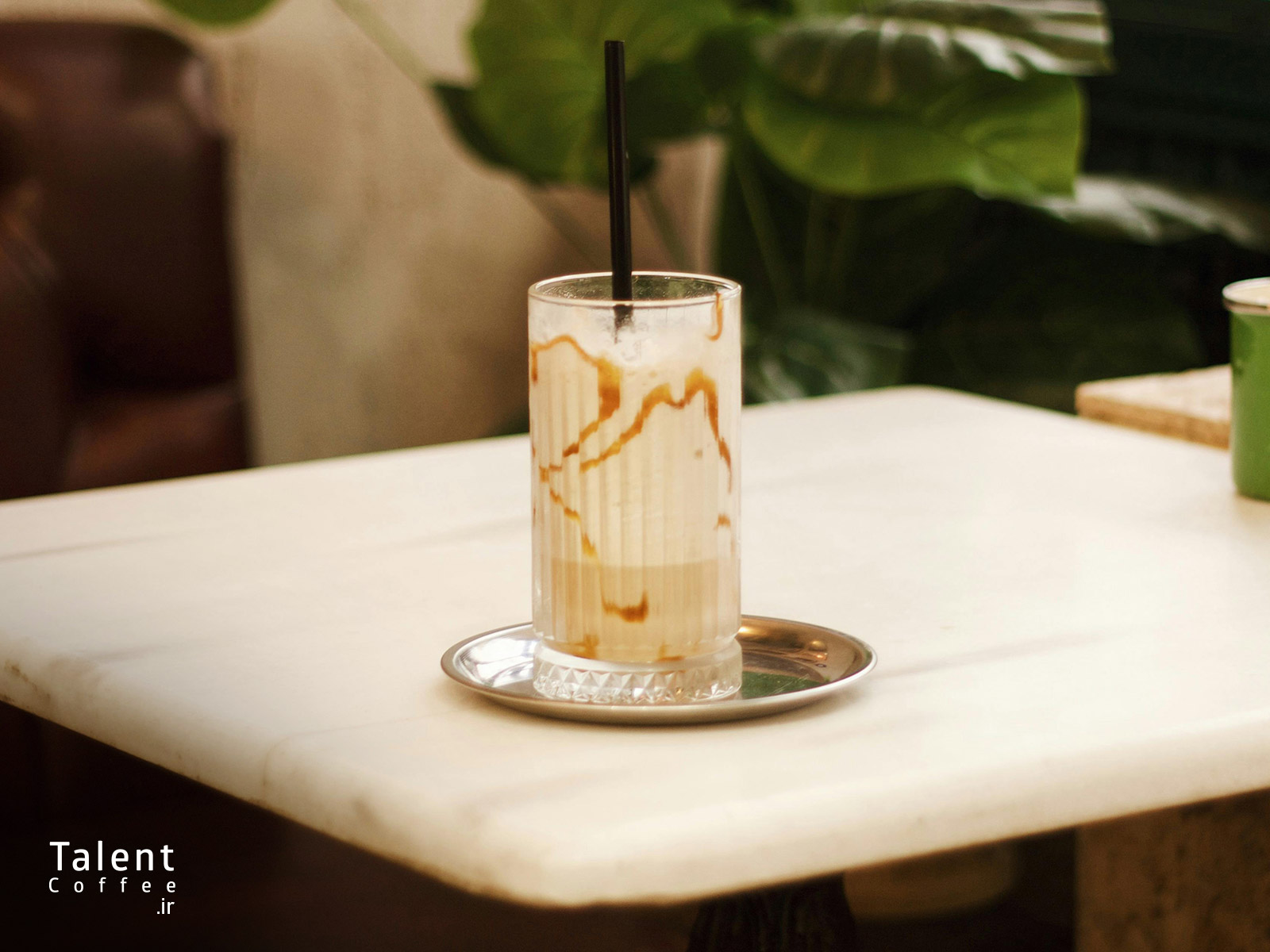 طرز تهیه آیس کارامل ماکیاتو