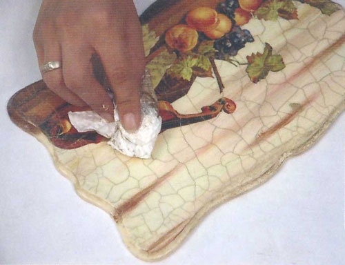 ترک روی چوب