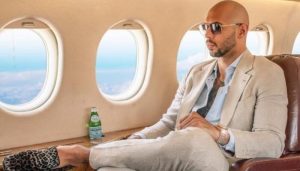 ثروت اندرو تیت