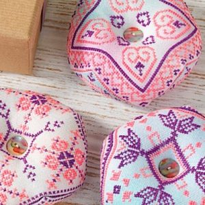 طرح درویش دوزی روی کوسن