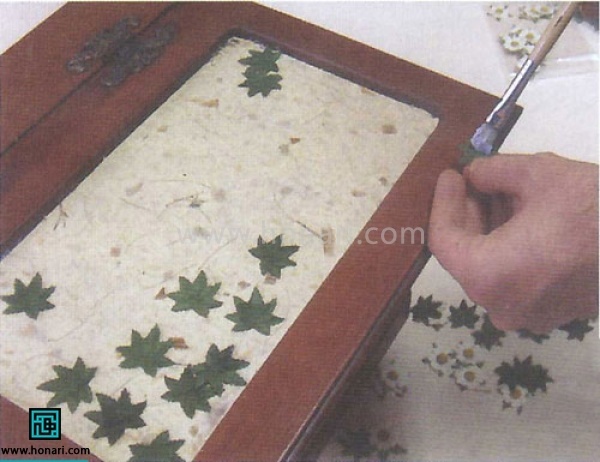 آموزش دکوپاژ روی جعبه نان با استفاده از لول لایت (صدکات)