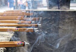 خواص عود ثروت