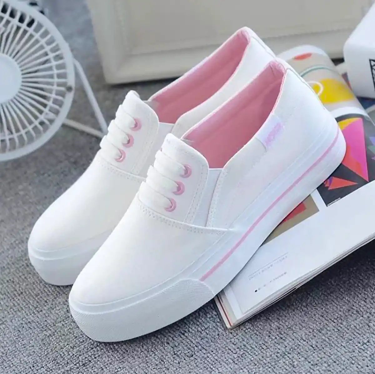 کتونی سفید دخترانه زیبا