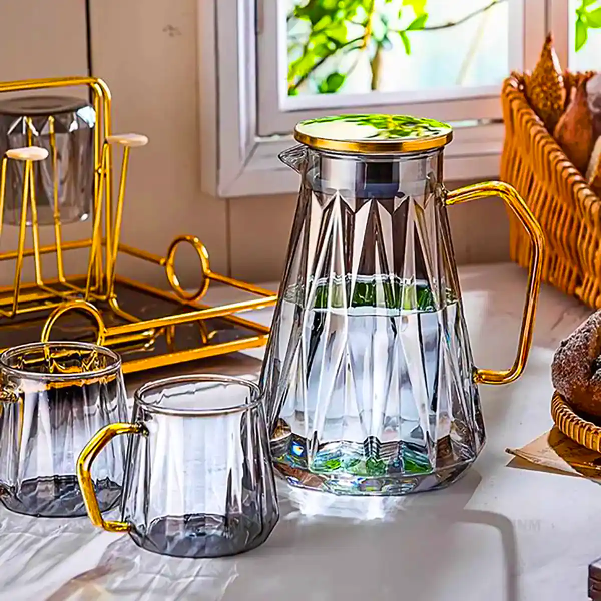 پارچ شیشه ای شیک و زیبا