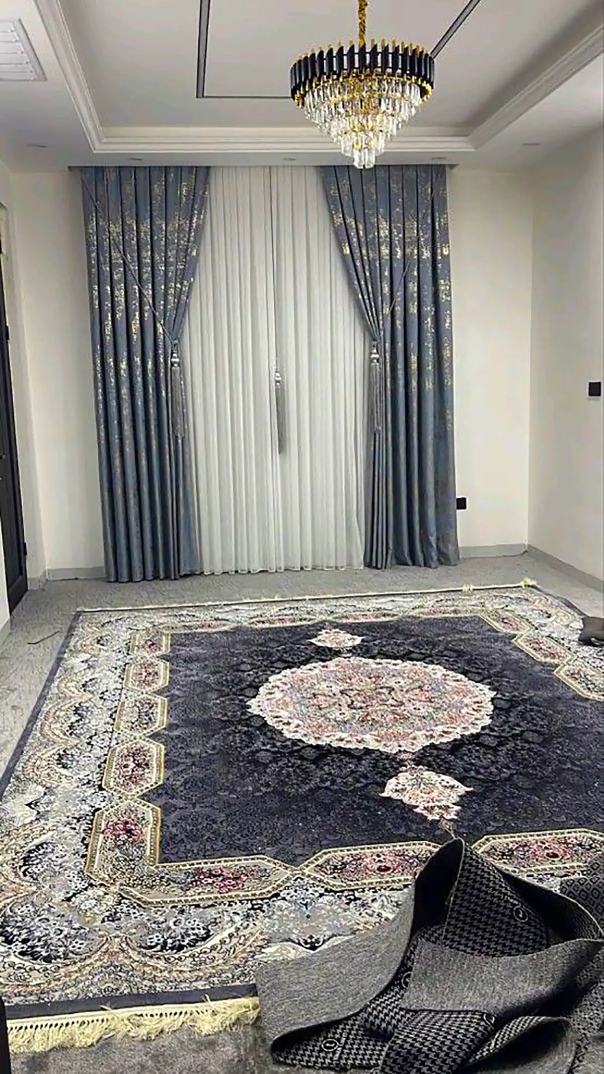 پرده شیک و سلطنتی 