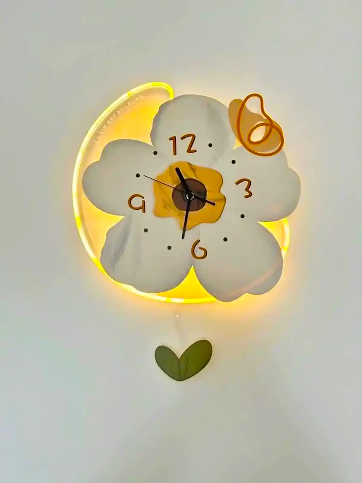 ساعت دیواری مینیمال فانتزی