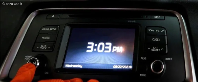 حل مشکل ساعت مانیتور ماشین با دکمه‌های فیزیکی
