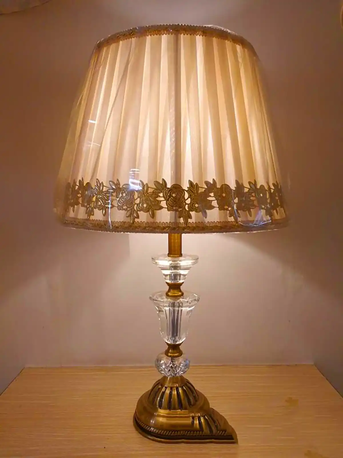 آباژور رو میزی مدرن