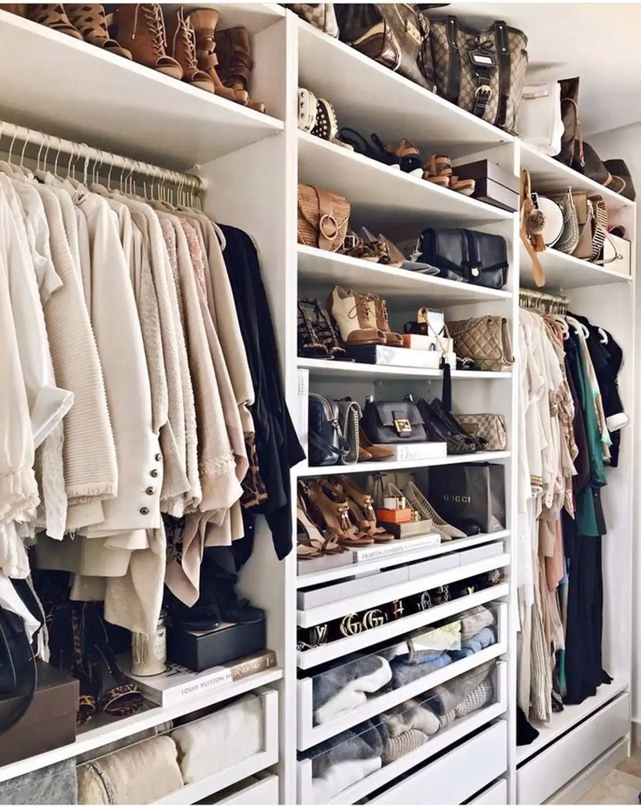 چیدمان کمد لباس + زیباترین حرفه ای ترین چیدمان کمد لباس به سبک طراحان