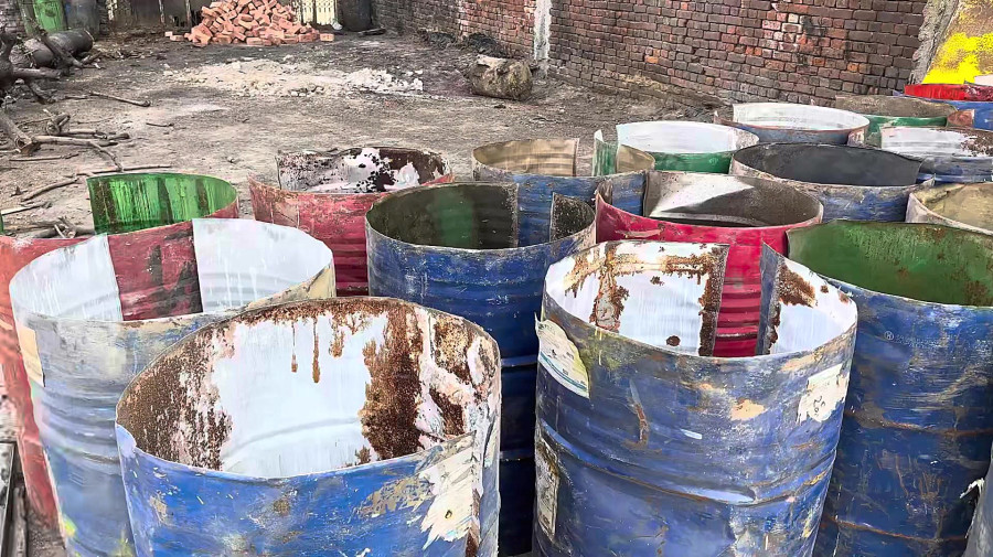 ساخت فرغون با ورق بشکه نفت قدیمی در کارگاه پاکستانی