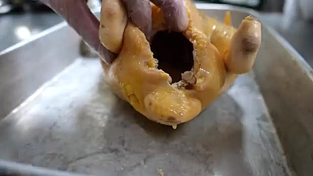 غذای خیابانی در آمریکا؛ مرغ سوخاری ترد و برنج سرخ شده با میگو در نیویورک