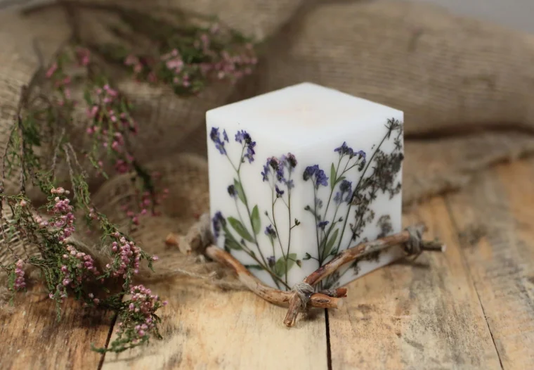 تزیین شمع با گل خشک طبیعی