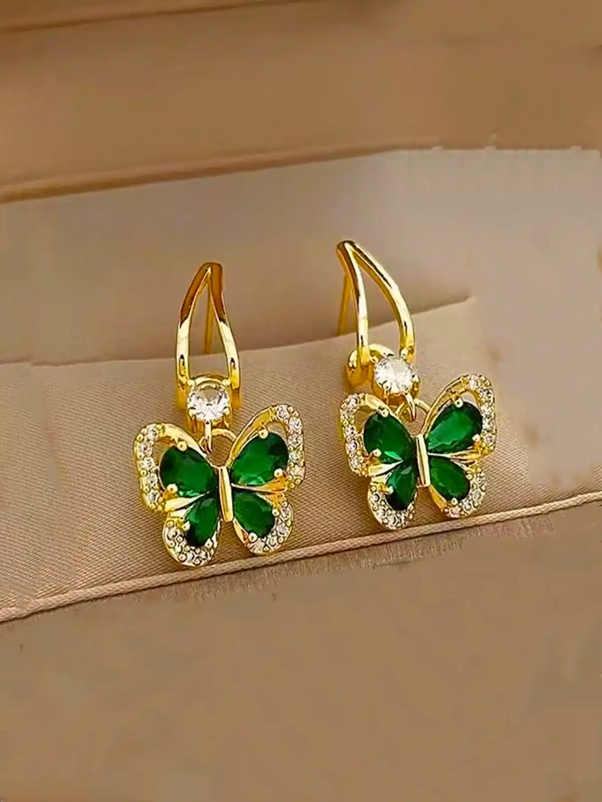 گوشواره ترند زمرد