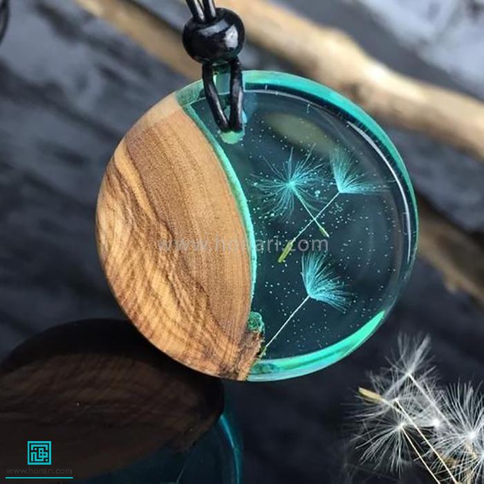 رنگ جوهری استفاده شده در گردنبند رزینی