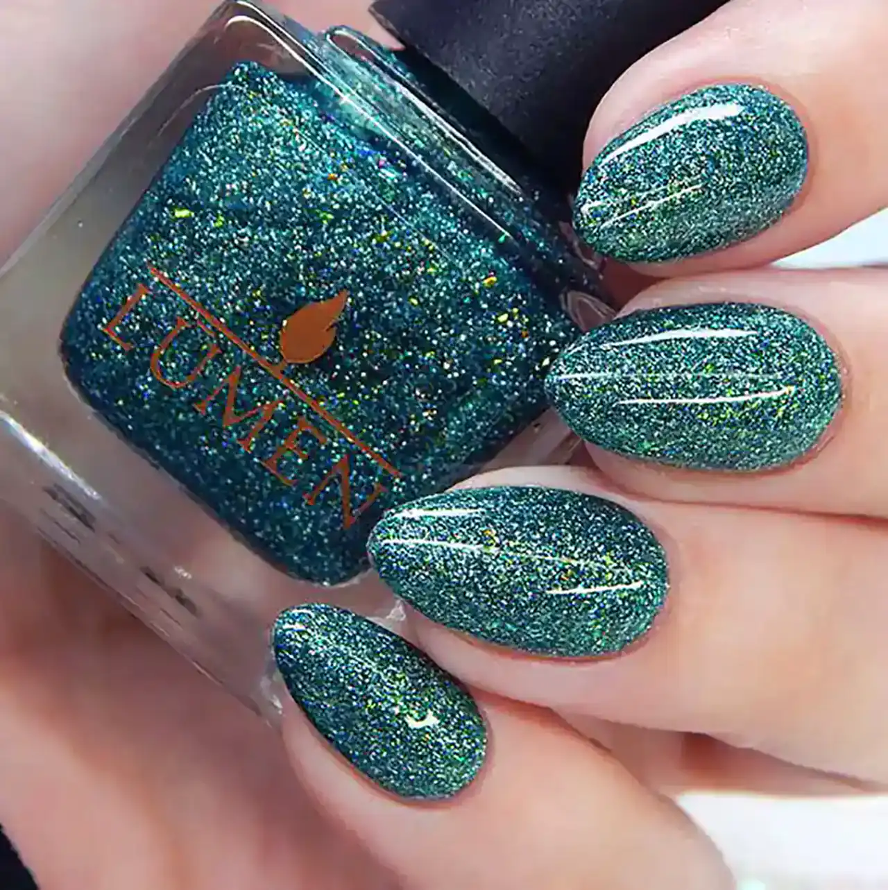 مدل ناخن اکلیلی + زیباترین مدل های ناخن اکلیلی بسیار شیک و لاکچری و ترند امسال