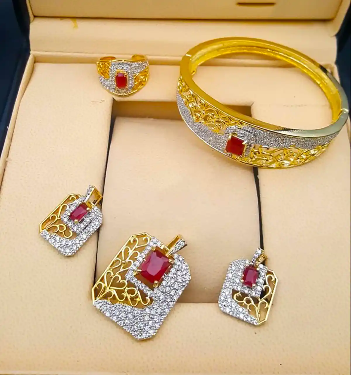 نیم ست طلا لوکس دخترانه