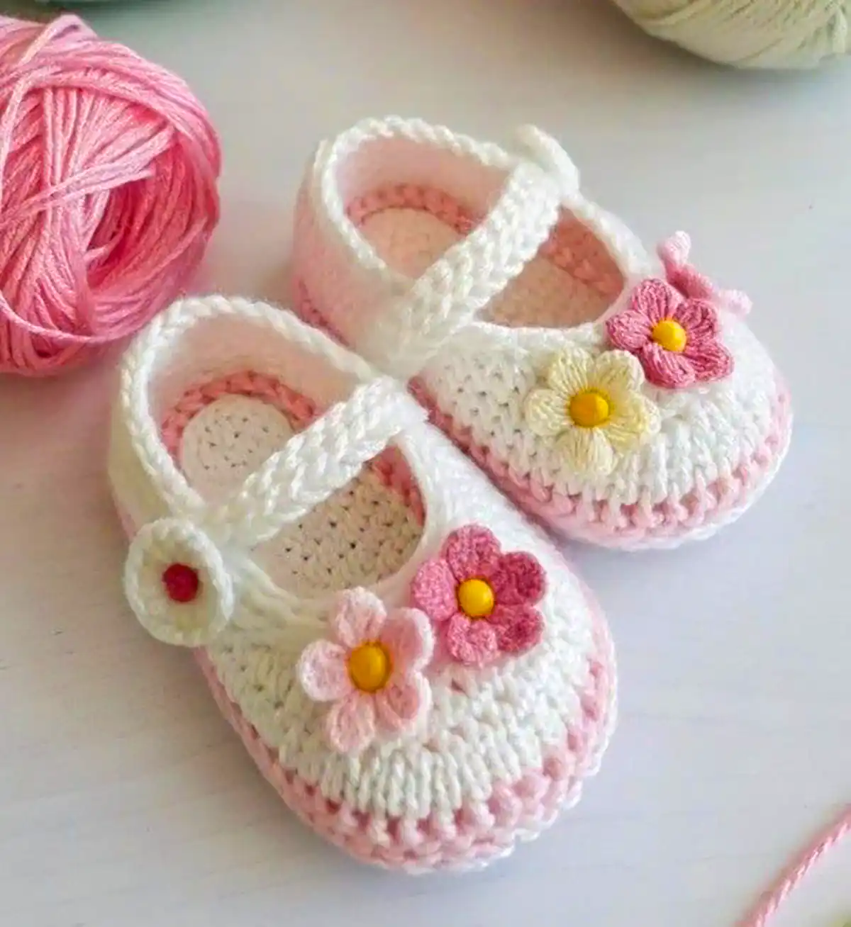 پاپوش بافتنی نوزادی