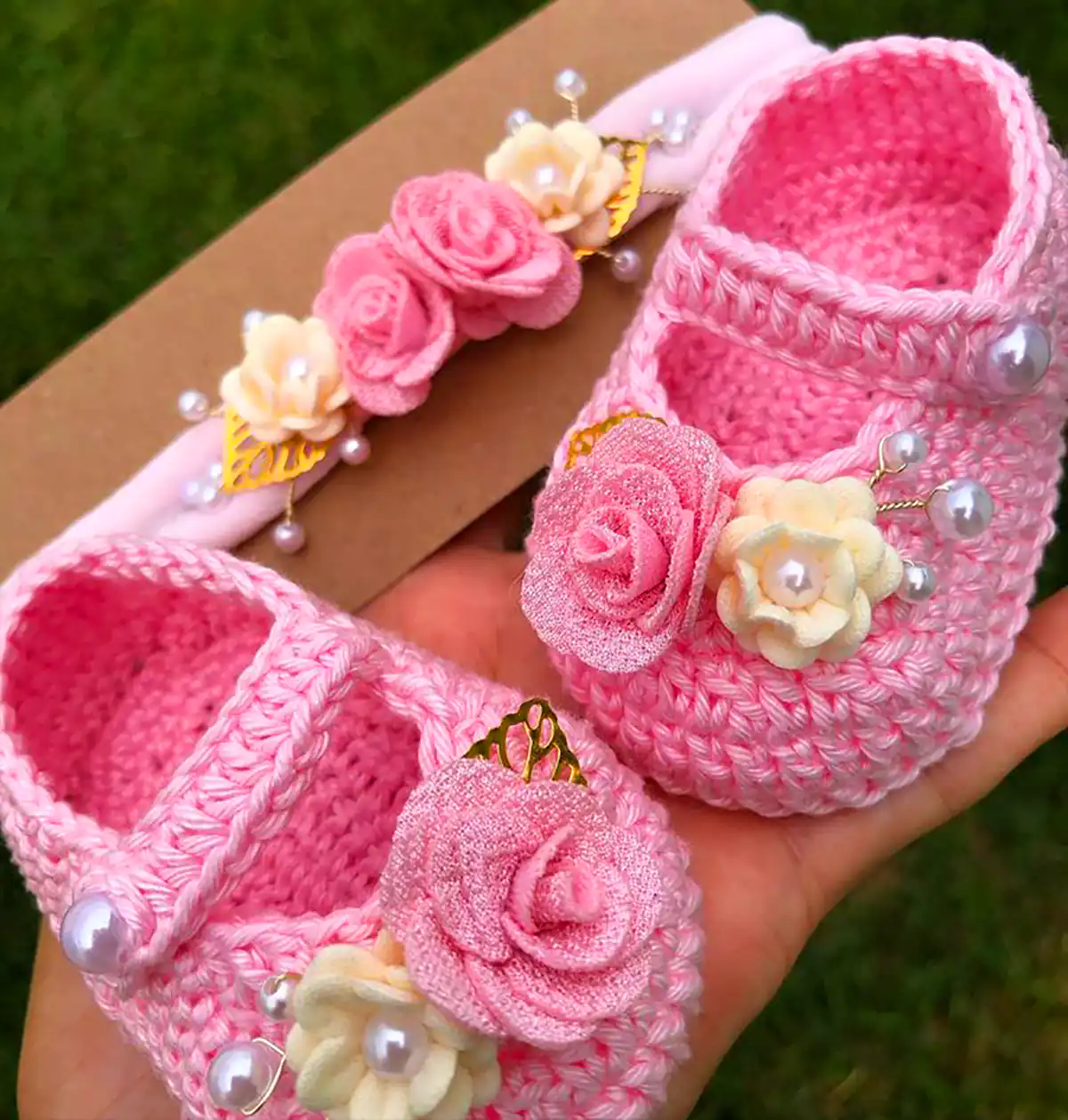 پاپوش بافتنی نوزادی