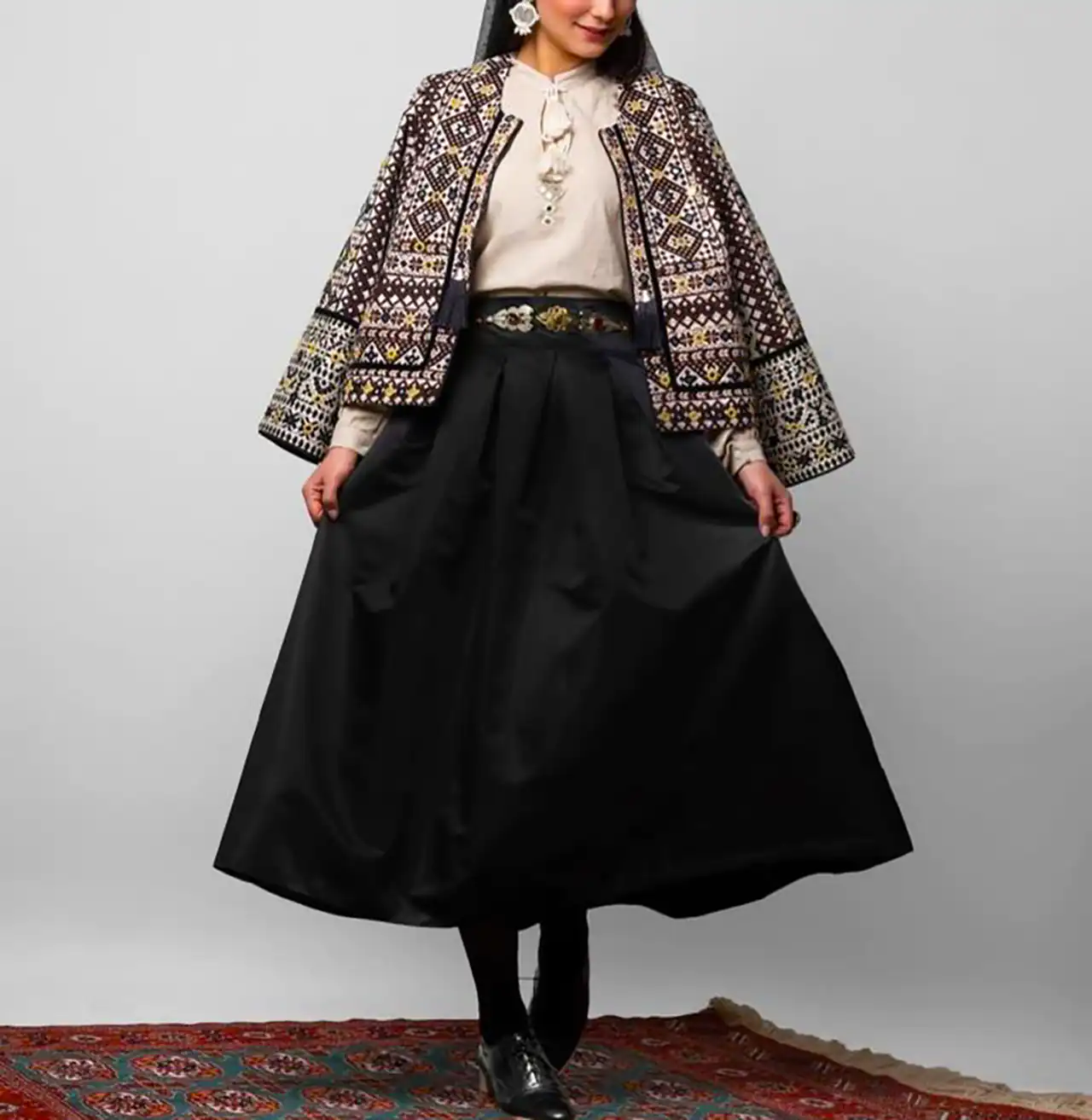 تیپ زنانه با دامن