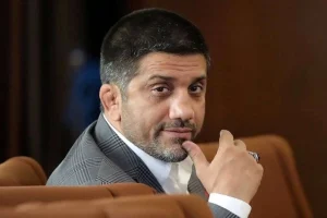 ثروت علیرضا دبیر