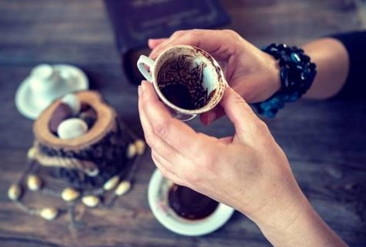دارکوب در فال قهوه