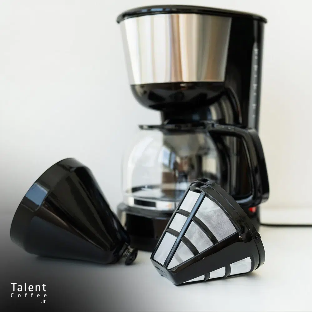 دم آوری قهوه با دستگاه دریپ کافی