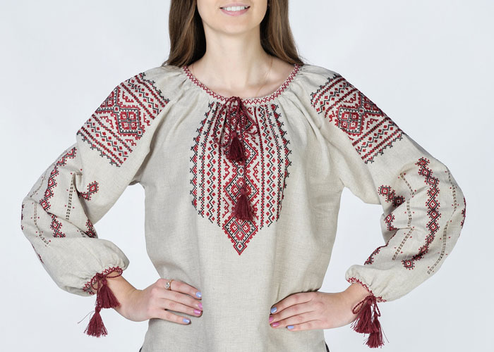 گلدوزی روی مانتو