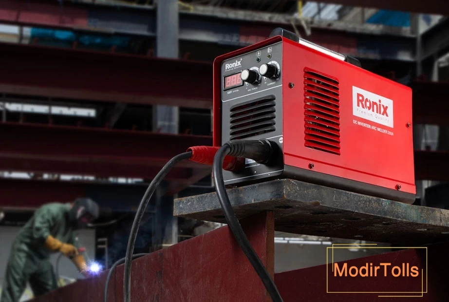 مهندس جوش کیست