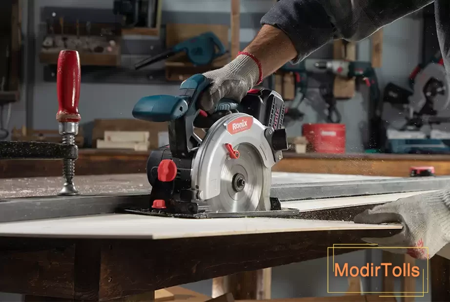 برش تخته سه لا با اره گرد بر شارژی 8609 رونیکس