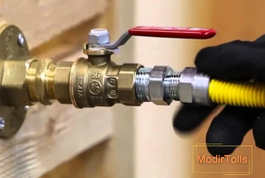 نصب شلنگ به شیر گاز