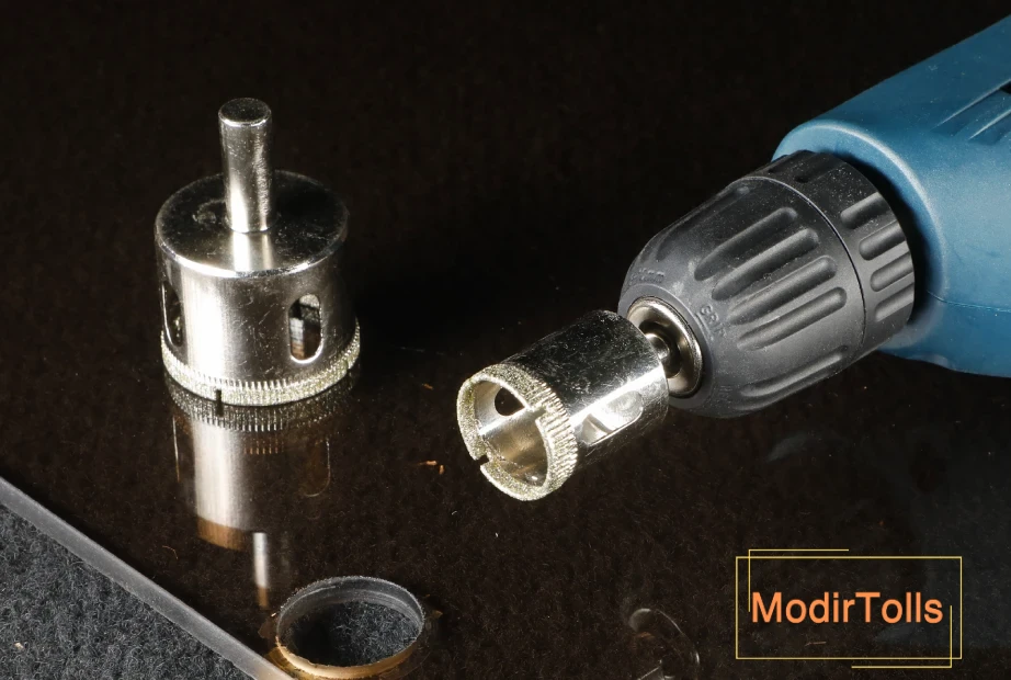 سوراخ‌کردن شیشه با دریل رونیکس