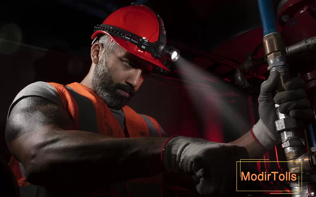 کاربری استفاده از چراغ پیشانی