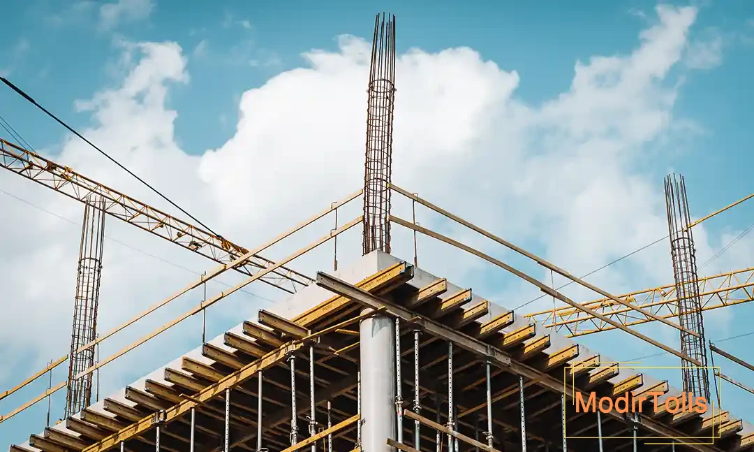 مرحله نصب ستون های در اسکلت فلزی