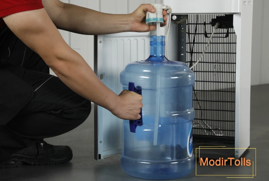 برداشتن مخزن آب آبسردکن