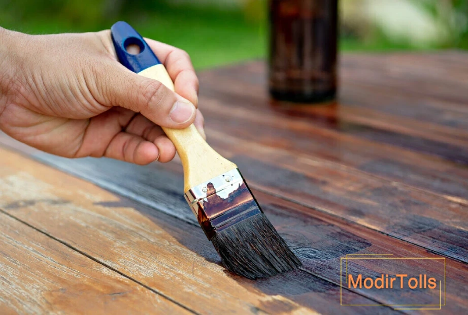 رنگآمیزی مبلمان با قلممو