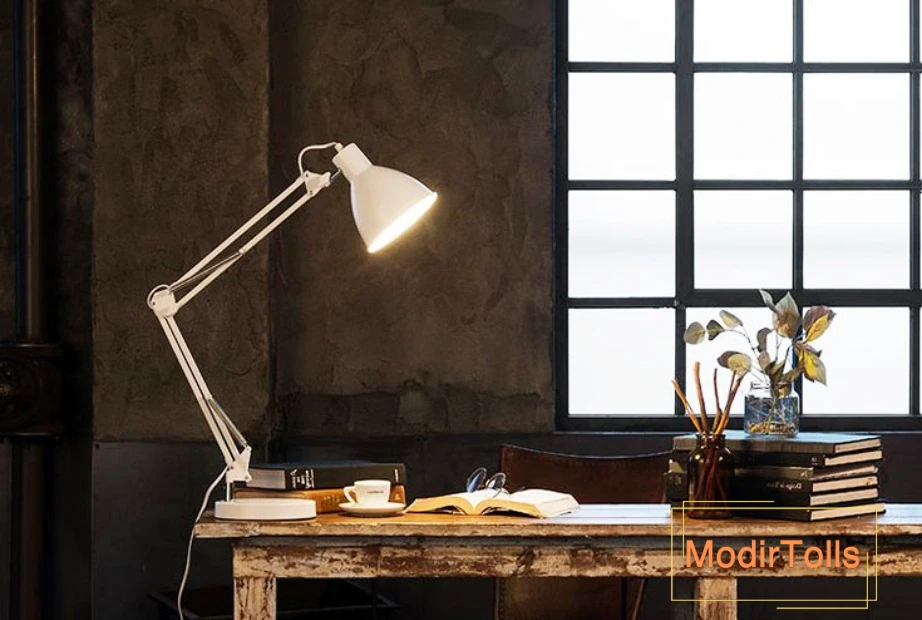 چراغ مطالعه هدیه تبلیغاتی کاربردی