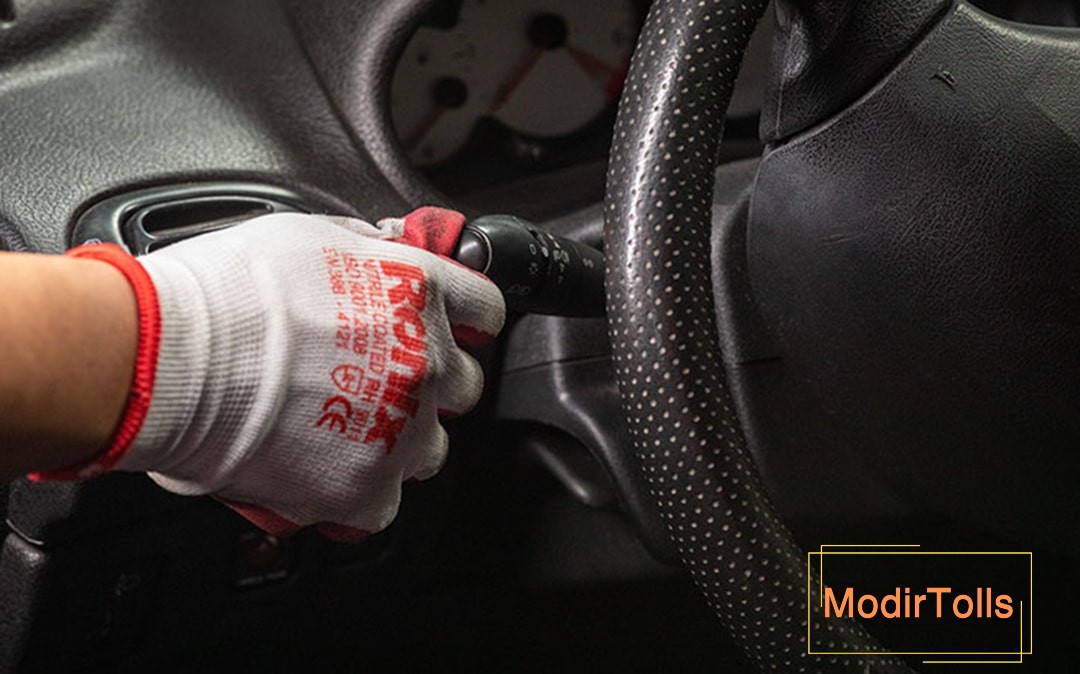 چک کردن لامپ خودرو به کمک دسته‌‌ی راهنما