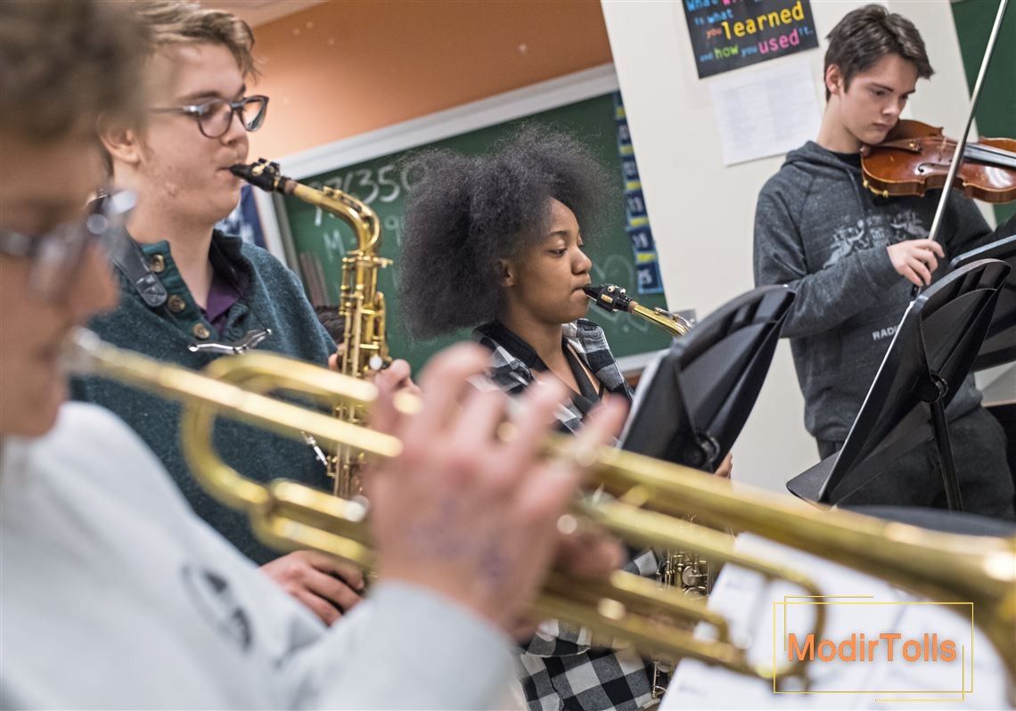 قانون 10 هزار ساعته نوازندگان چیست؟