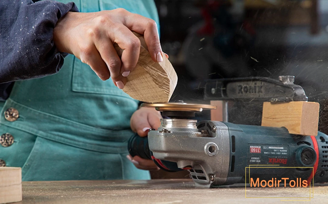 تراشیدن قطعات چوب با مینی فرز دسته بلند 3160 رونیکس و چوب ساب قارچی 10 سانتی‌متری تخت