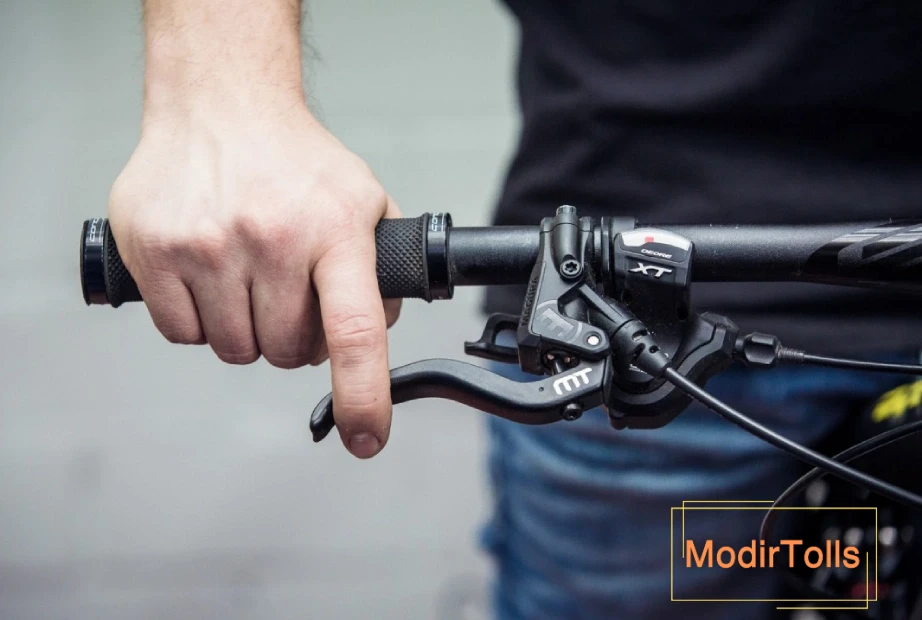 ترمزهای دوچرخه را فراموش نکنید