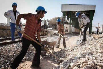 گزارش رسمی وزارت کار: تصویب رکورد جدید در حداقل دستمزد کارگران / اعلام مسئولان: بالاترین سطح دستمزد پایه کارگران برای سال جدید نهایی شد