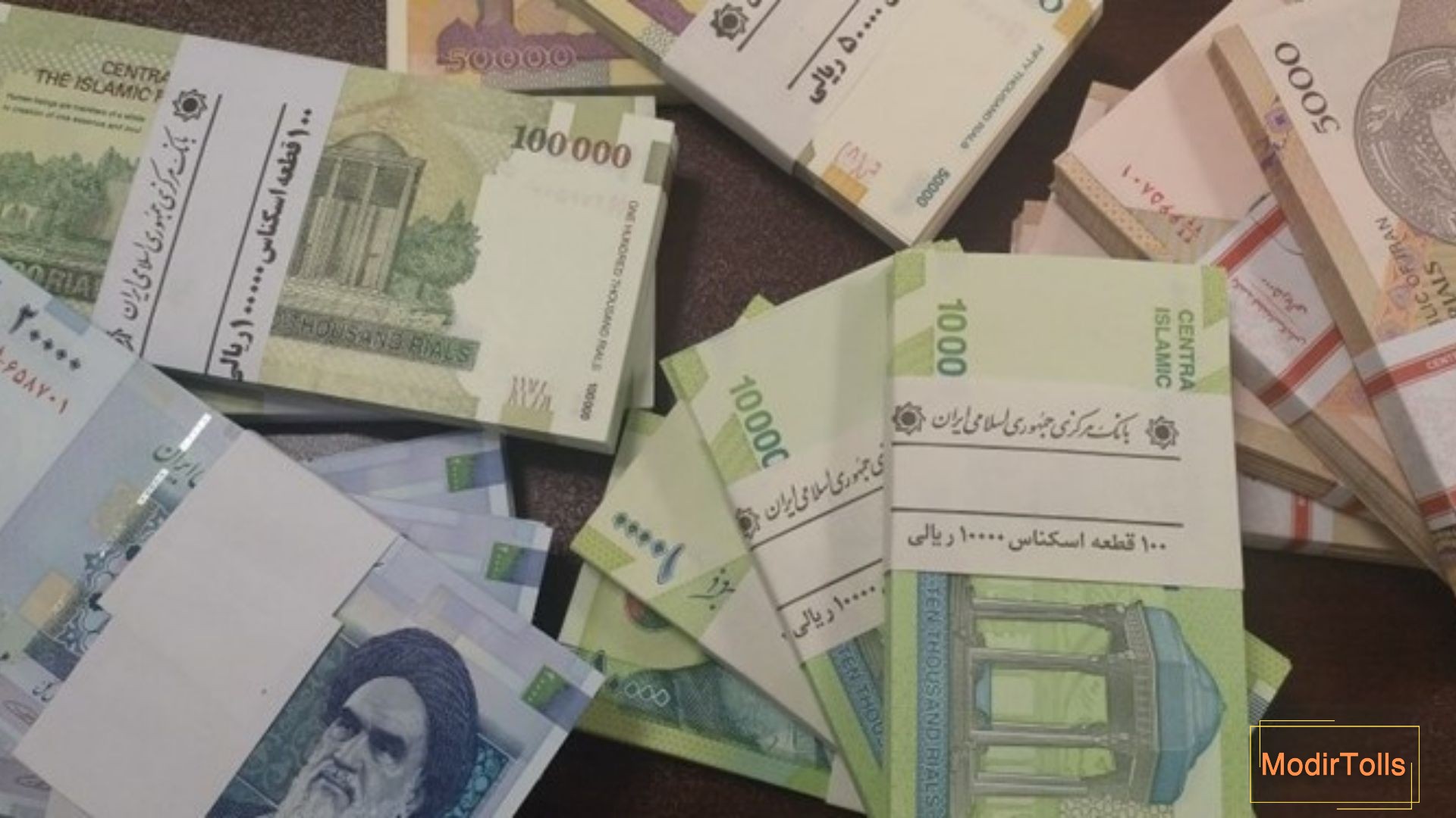 شرایط وام ۳۰۰ میلیونی پست‌بانک آذر ۱۴۰۴ / سود ۴ درصد و اقساط بلندمدت / جزئیات ثبت‌نام و بازپرداخت وام