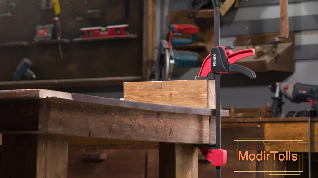 انواع گیره نجاری + 8 مدل‌ مختلف و کاربردها