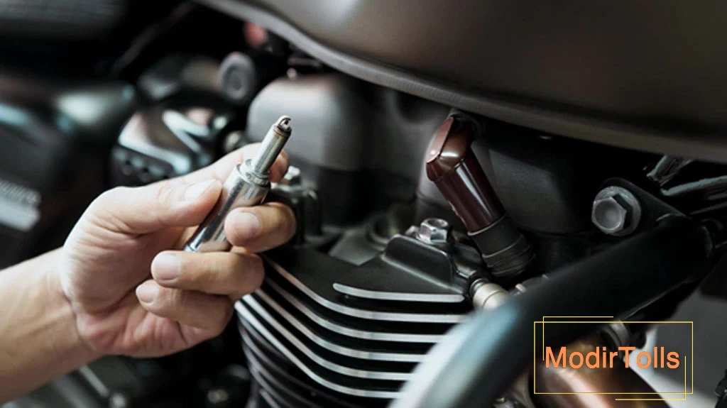 تعویض شمع موتورسیکلت