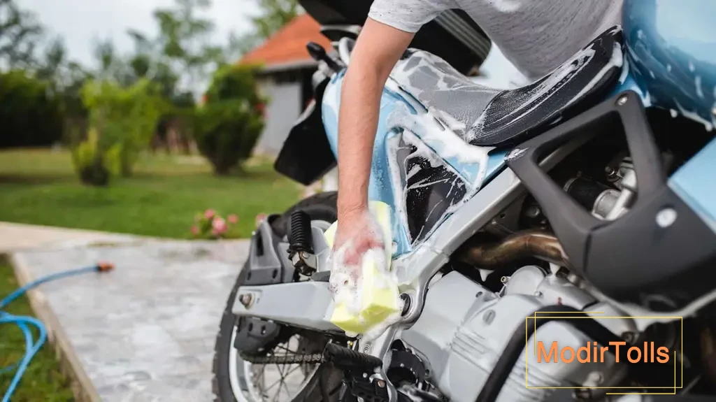بهترین روش تمیز کردن موتور سیکلت
