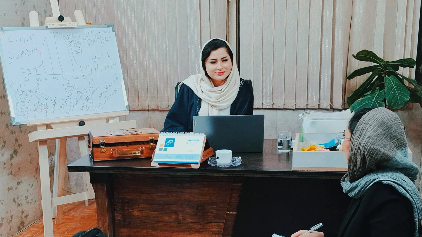 دکتر پریسا کربلایی حسنی: کودک درون آسیب دیدهی والدین؛ چگونه بر تربیت فرزندان اثر می گذارد؟