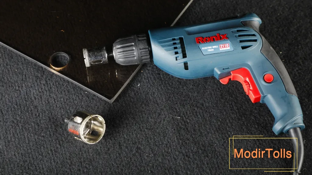 سوراخکاری شیشه با دریل برقی رونیکس