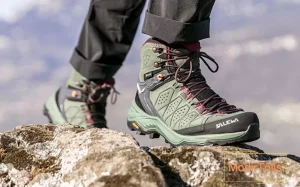 کفش مناسب برای طبیعت‌گردی