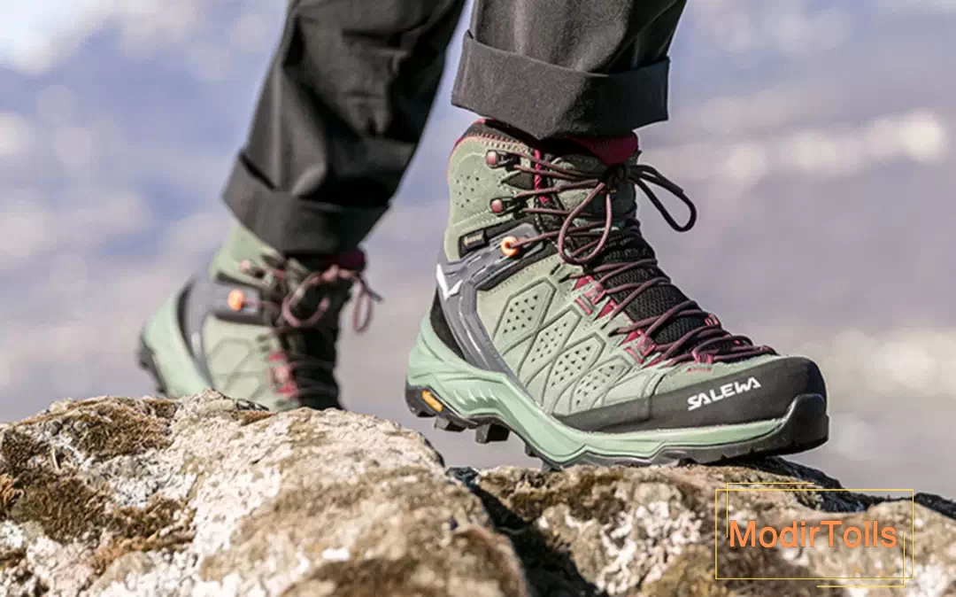 کفش مناسب برای طبیعت‌گردی